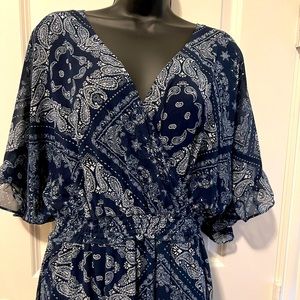 Beautiful, sheer, flowing dress. Perfect for summer!